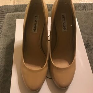 Steve Madden blush tone pump