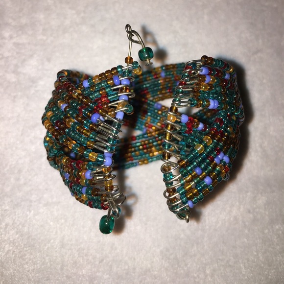 Multi-colored bracelet - Picture 2 of 3