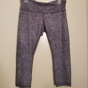 Lululemon crops. Euc