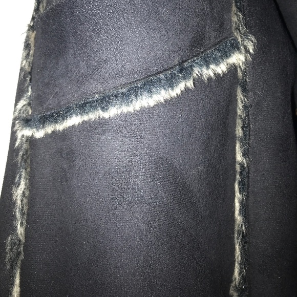 Fur lined coat - Picture 2 of 2