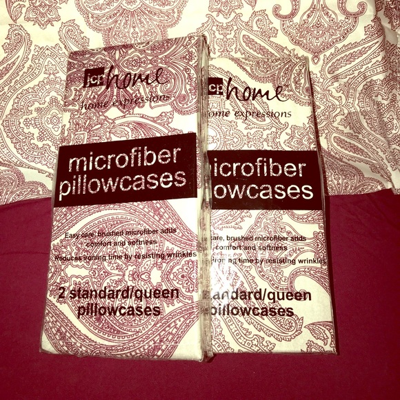 jcpenney Other - 1 set of JCP home jacquard 2pillow cases red/cream