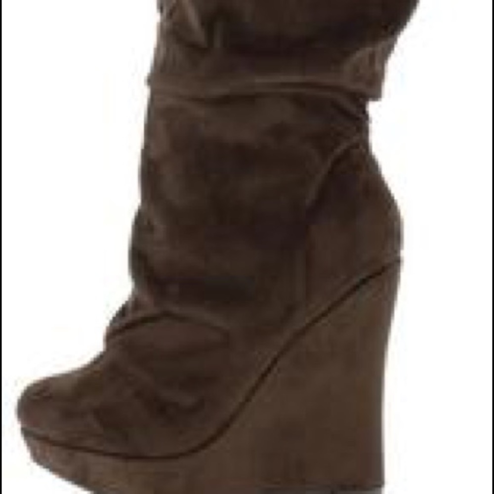 Boot Over Knee - Picture 5 of 6