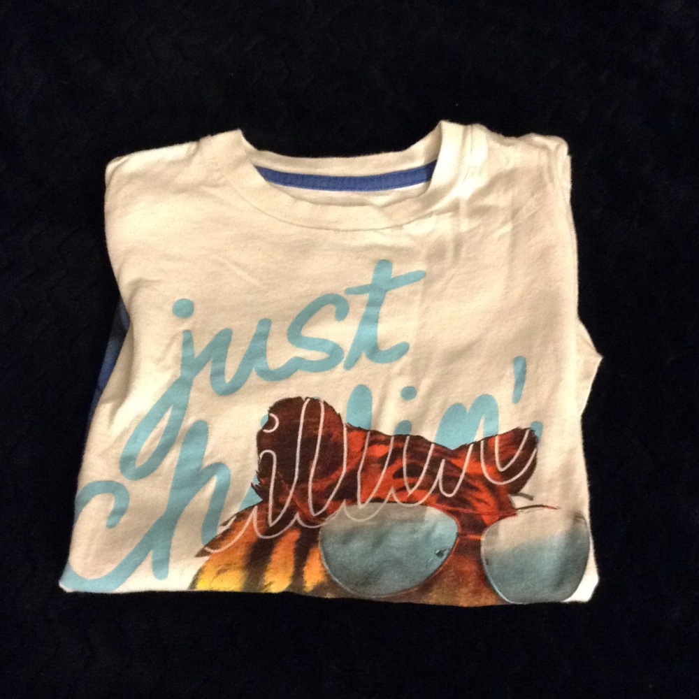 Just chillin' Tiger short sleeve T-Shirt.
