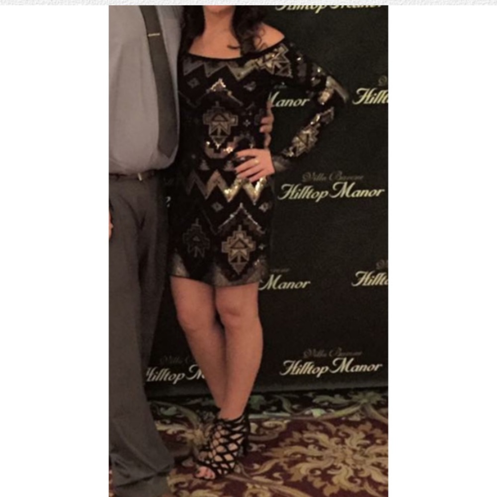 Medium - Express - Off The Shoulder Sequin Dress - image 4