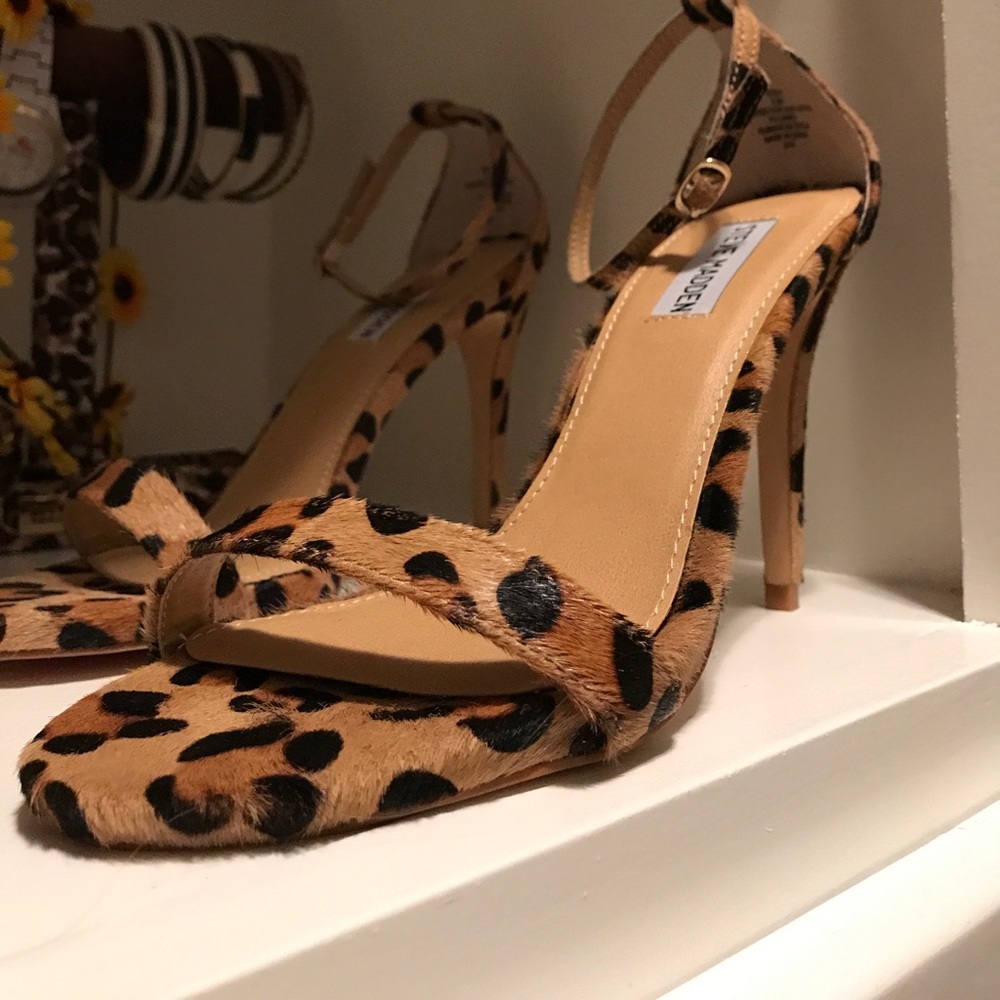 Steve Madden Leopard sandals