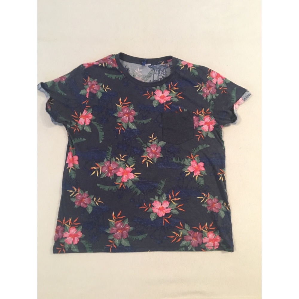Floral H&M tee