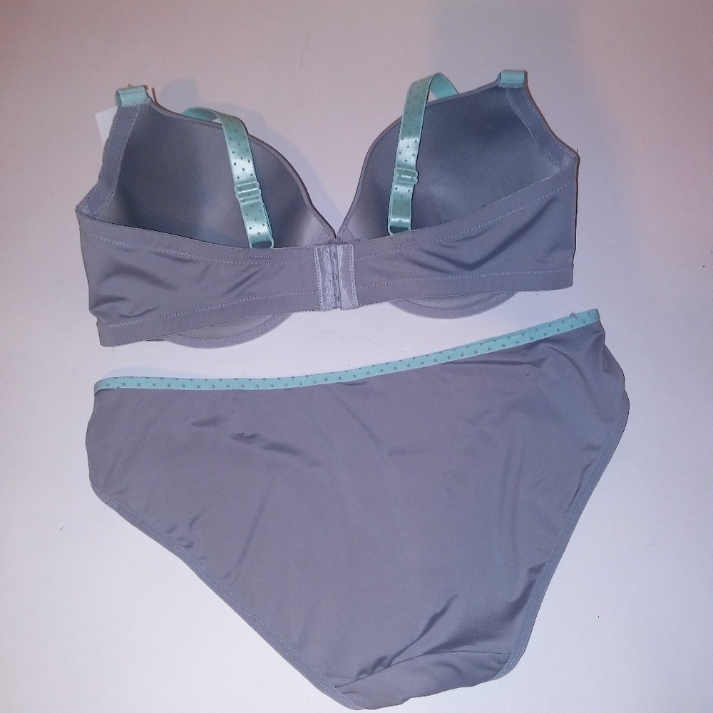 Bra Set - Picture 3 of 3