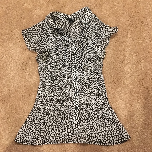 East 5th Short Sleeve Button Down Top - Picture 3 of 3