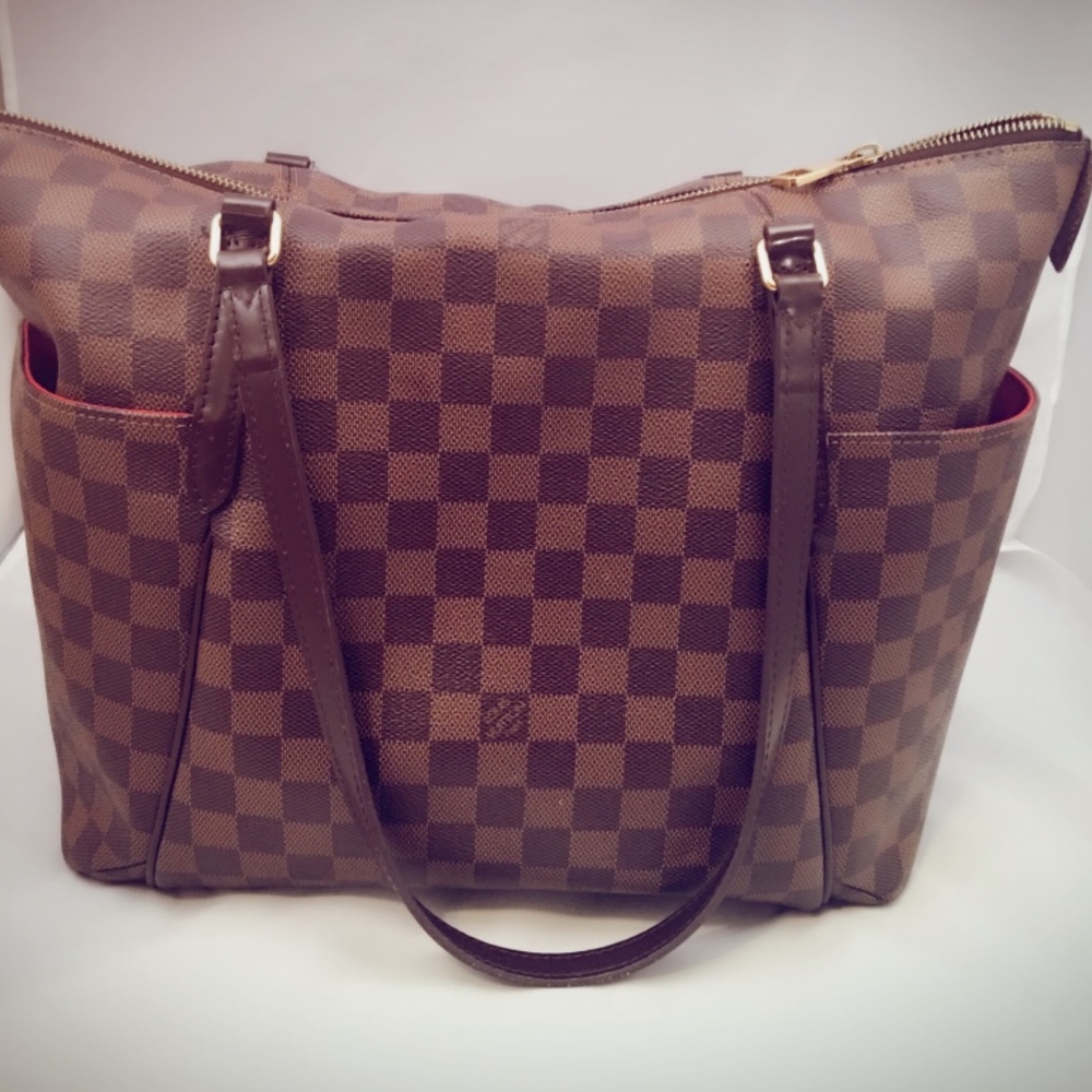Gently Used Louis Vuitton MM Totally Purse