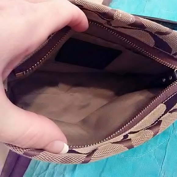 Coach - Picture 3 of 4