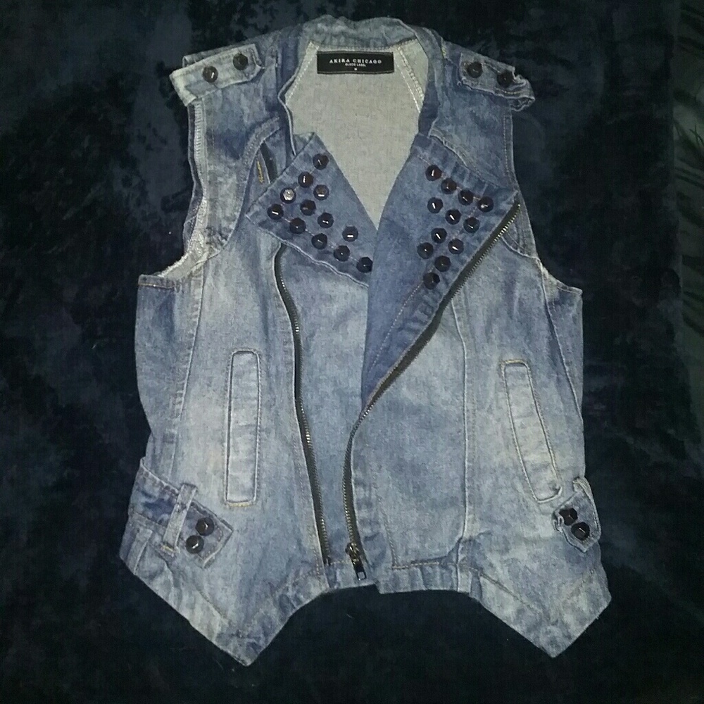 Akira Jean Vest
