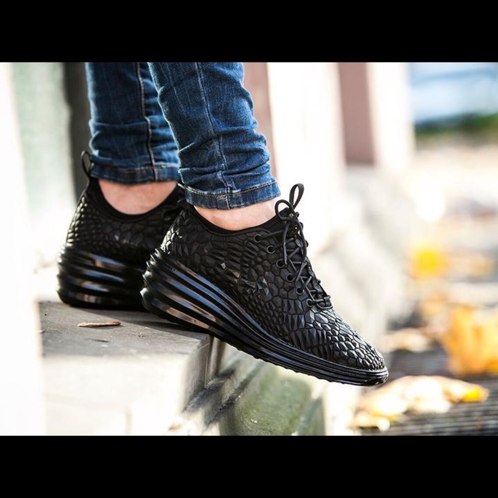 NIKE LUNARELITE SKY HI sneakers-Like new!