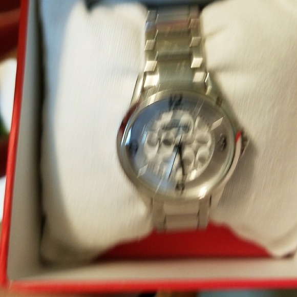 Coach watch, ladies needs battery - Picture 2 of 2