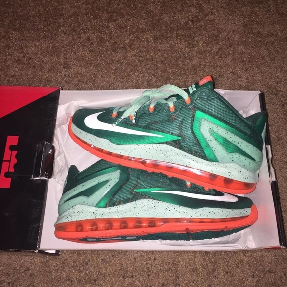 Athletic_Shoes