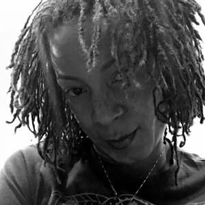 Meet your Posher, Deena