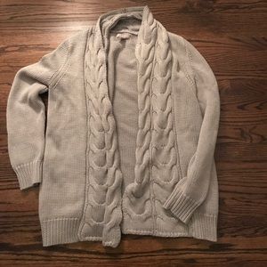 Heavy weight sweater. No buttons.