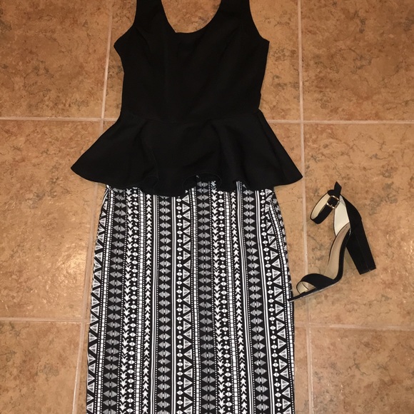 H&M High Waist Pencil Skirt - Picture 2 of 4