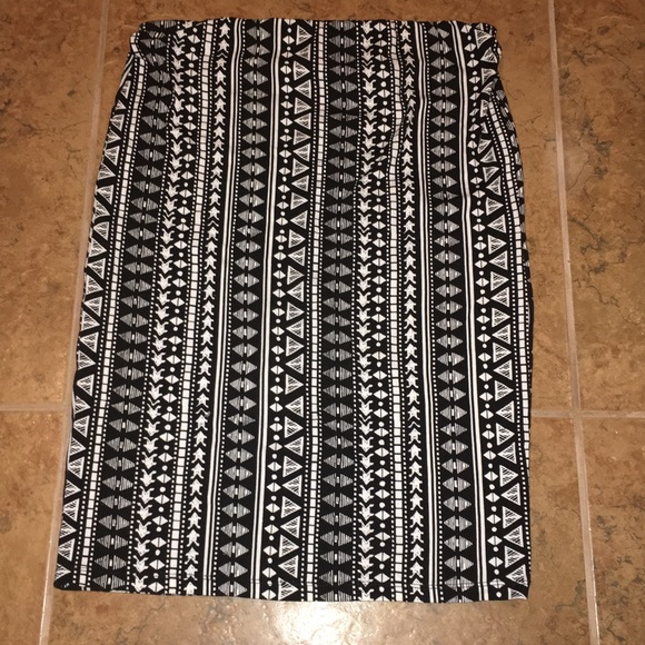 H&M High Waist Pencil Skirt - Picture 3 of 4