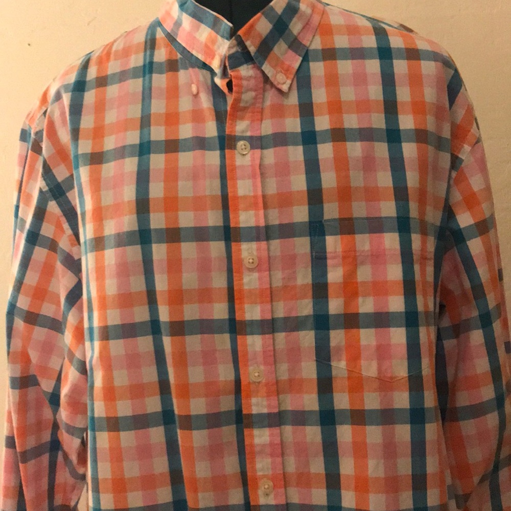 Men’s  checkered Button down shirt