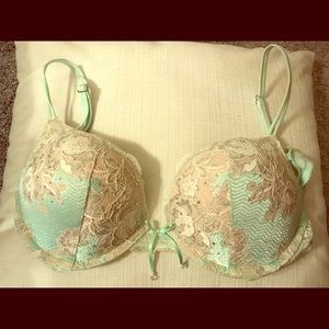 Victoria’s Secret Bombshell Bra