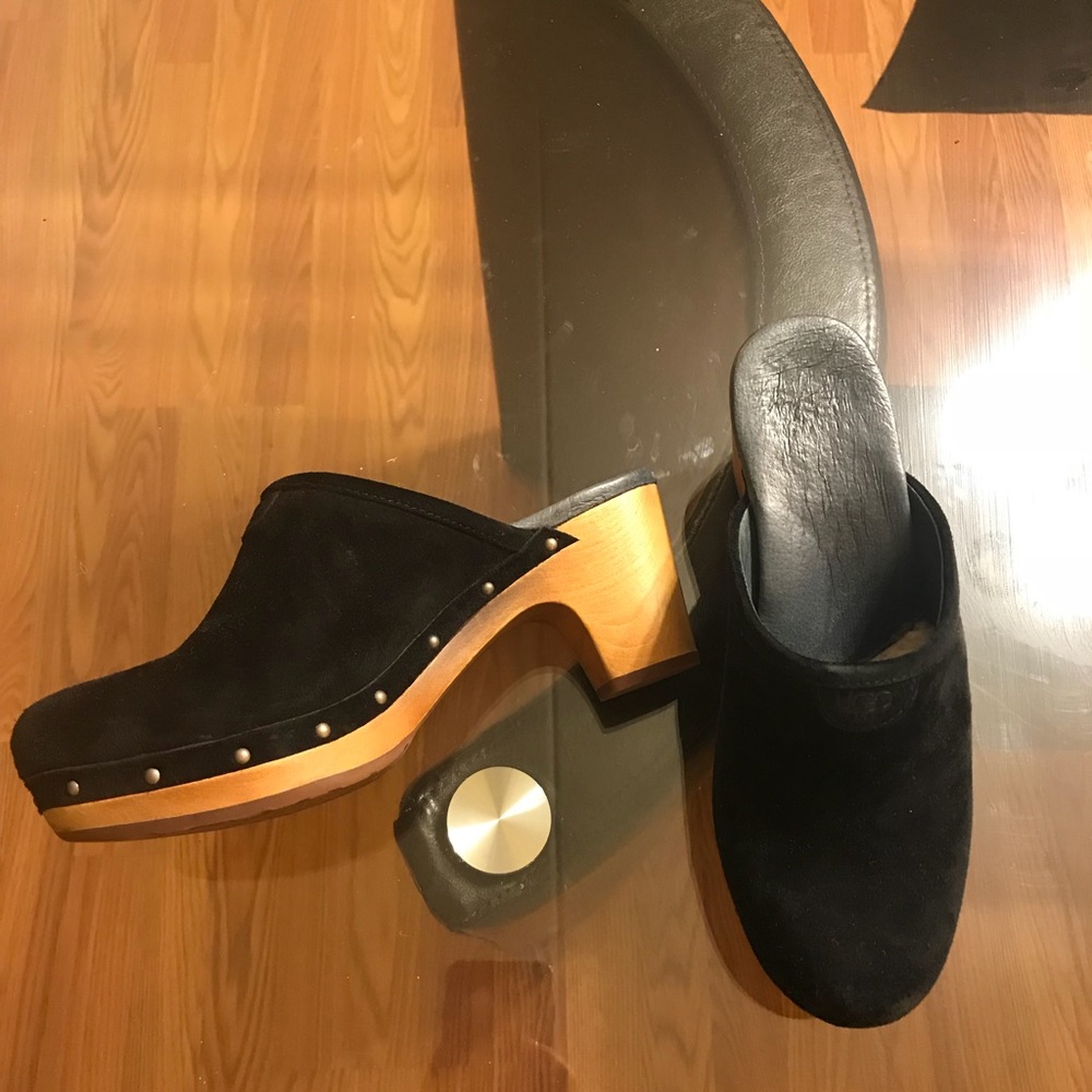 Uggs clogs 6.5-7