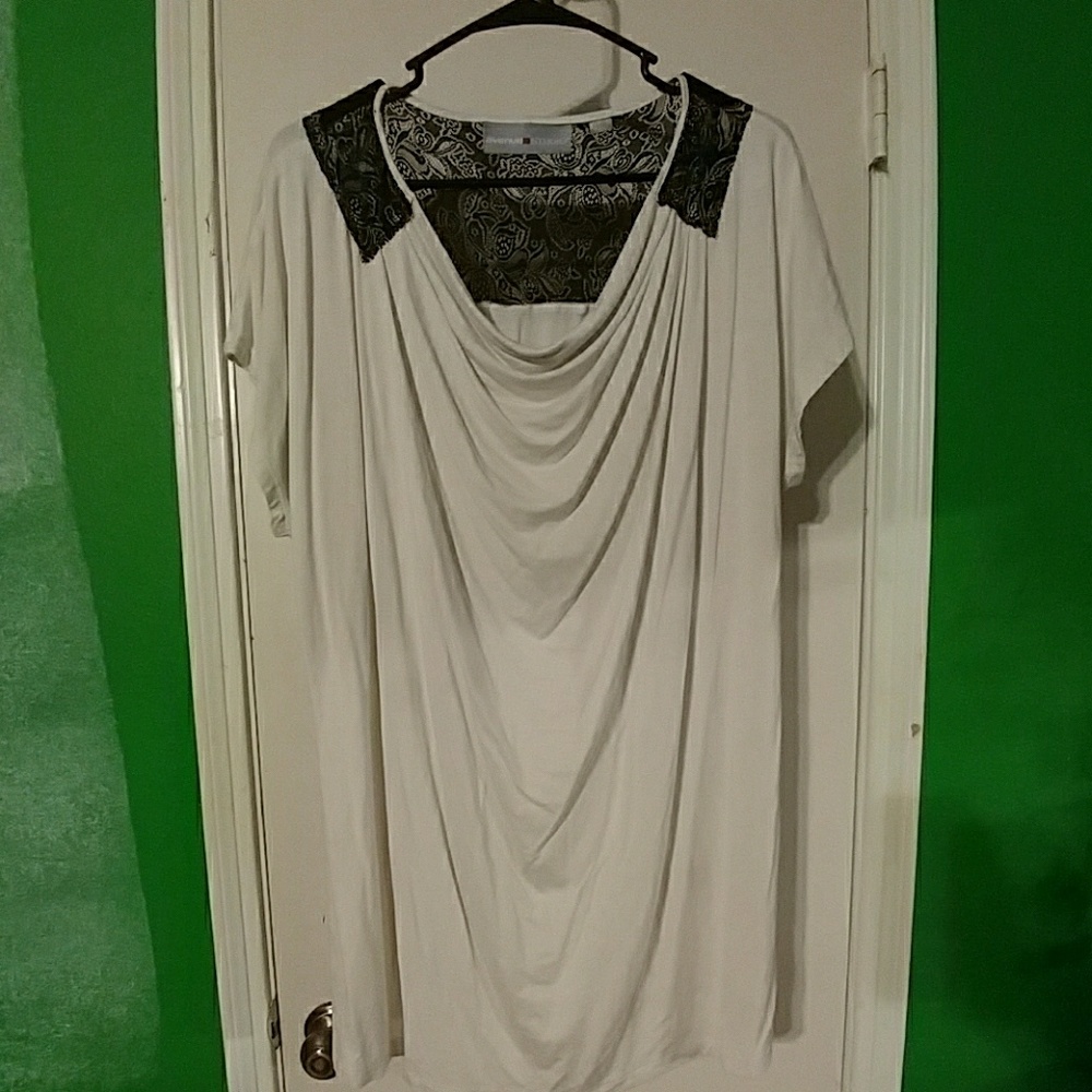 Avenue Studio Cream Top