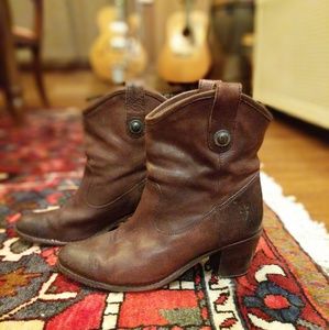 Jackie Button Short Frye Ankle Boots