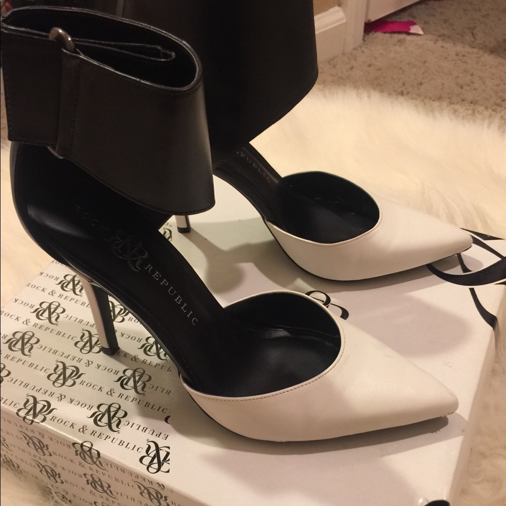 Rock & Republic Pumps 8.5