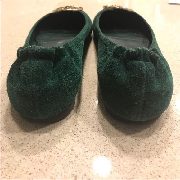 ❌SOLD❌Gorgeous Tory Burch Green Suede Flat - Picture 2 of 4