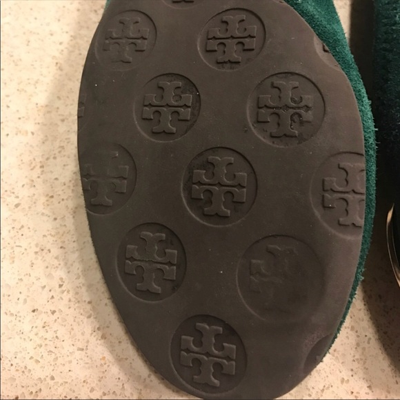 ❌SOLD❌Gorgeous Tory Burch Green Suede Flat - Picture 3 of 4