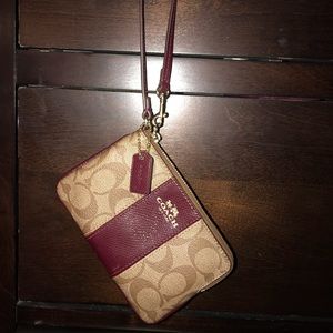 Coach Wristlet F64233