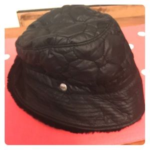 Ugg bucket hat