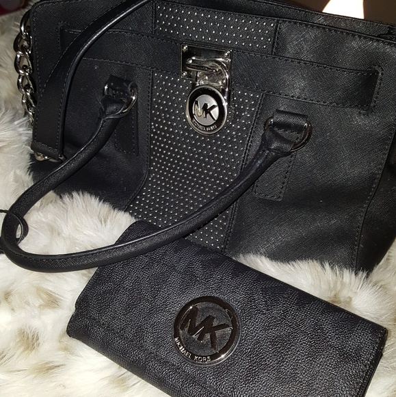 SOLD Authentic MK purse and matching wallet - Picture 1 of 4
