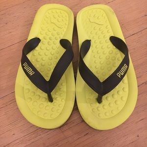 Boys Puma Flip Flops. Size 11/12. Only worn once.