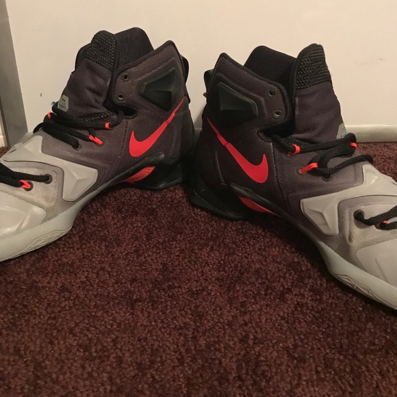 Lebron 13 - Picture 2 of 3