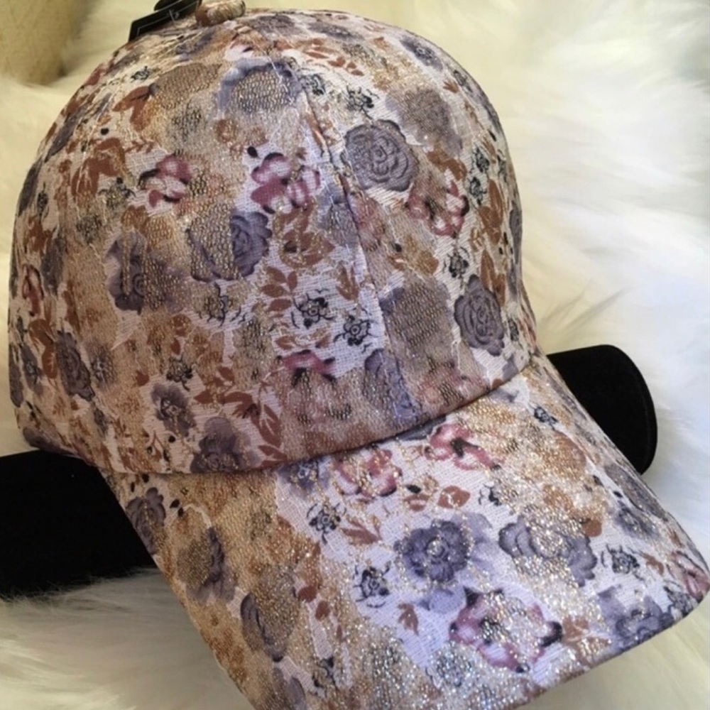 NWT FLIRTY FLORAL CAP.
