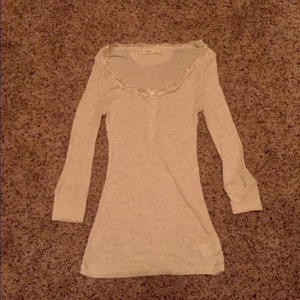 Button up blouse w lace detail.