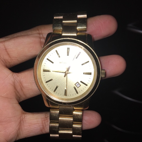 Women watch Michael Kors
