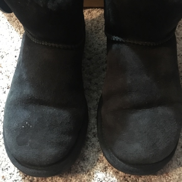 Black UGG boots - Picture 3 of 7
