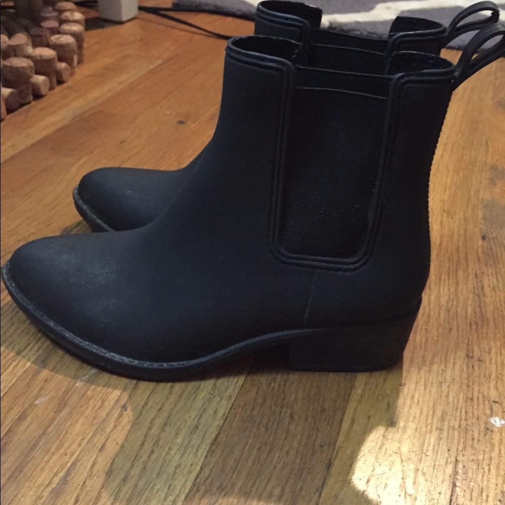 Jeffrey Campbell Stormy matte black rain boot sz 7