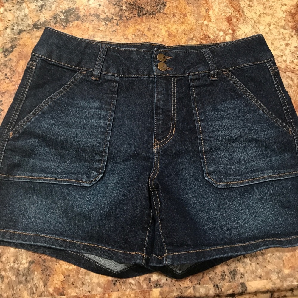 Dark high wasted shorts