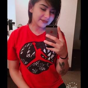 Meet your Posher, Kendra