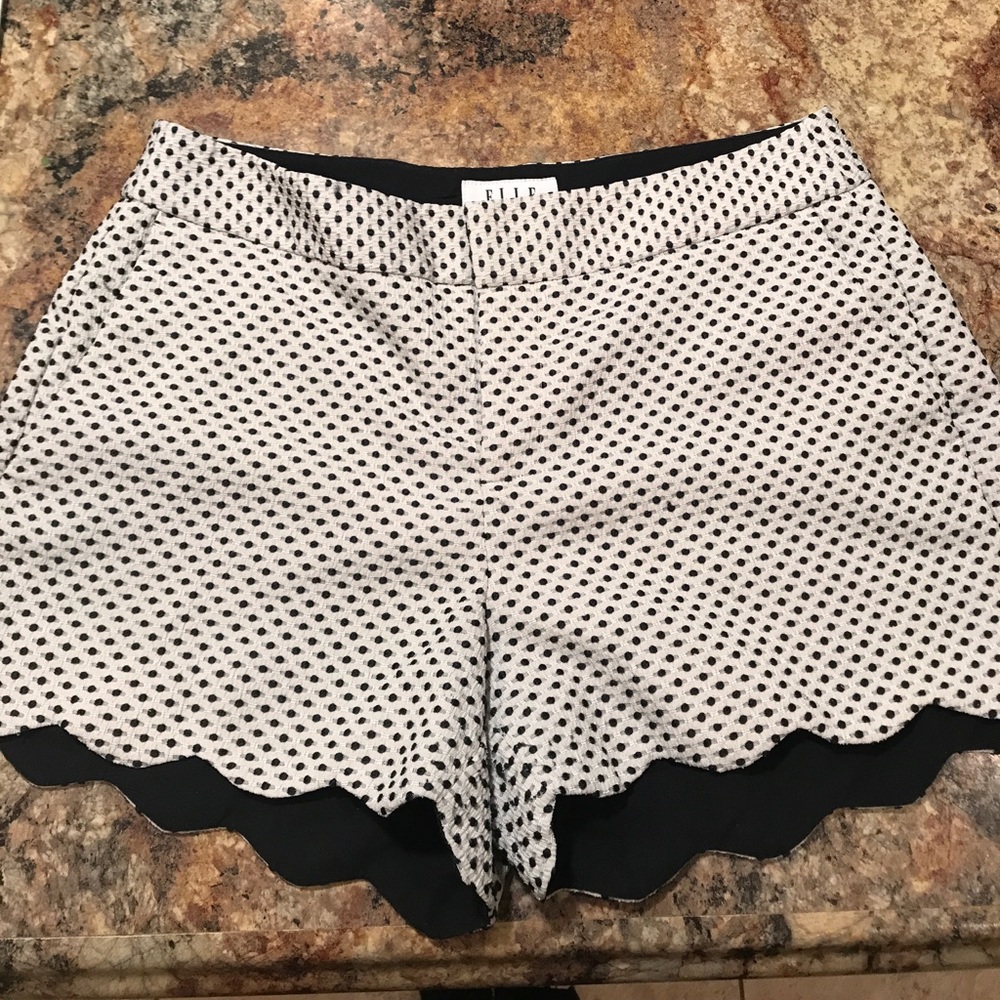 Elle tuliped dress shorts.