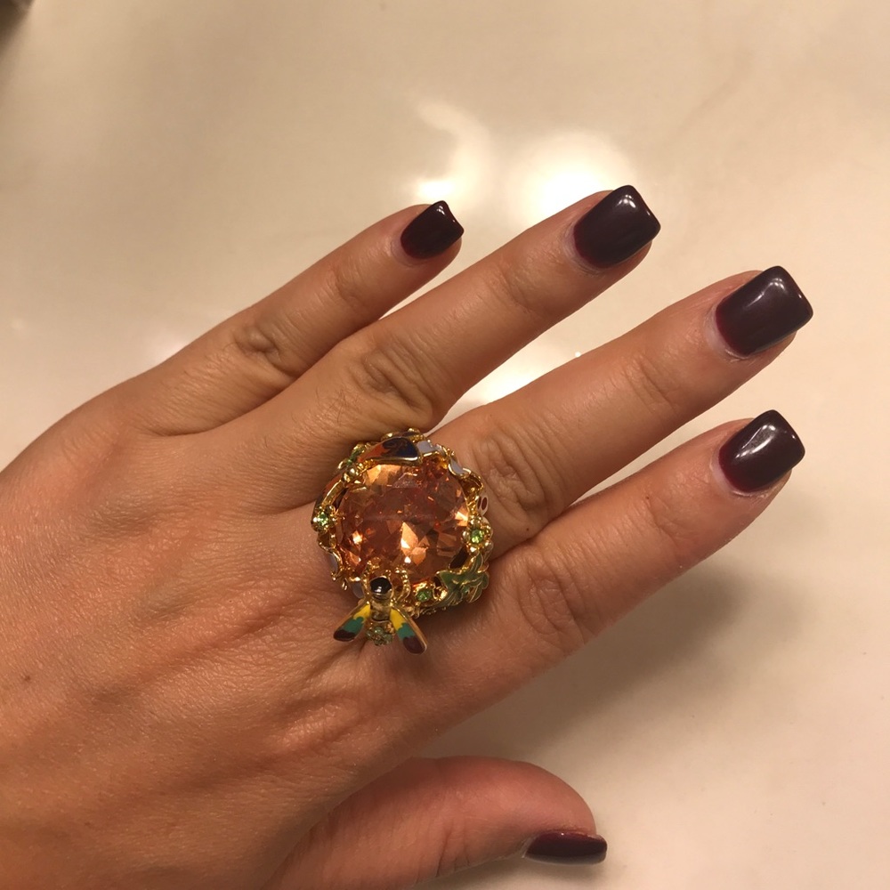 Costume jewelry flower ring