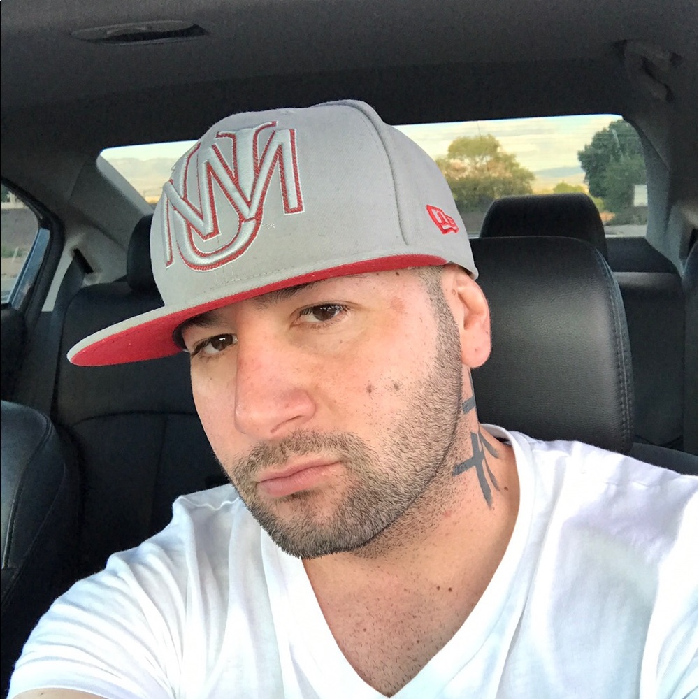 Meet your Posher, Dominic