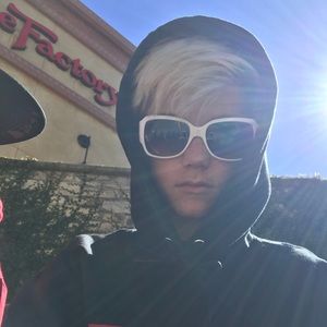 Meet your Posher, Tommy