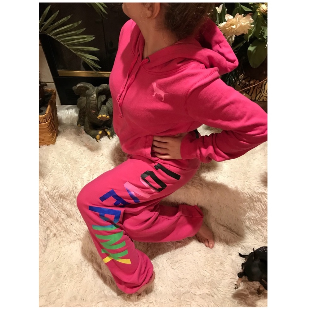 Signature full length Capri rainbow pink set