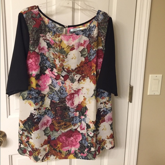 Floral Top - Picture 1 of 3