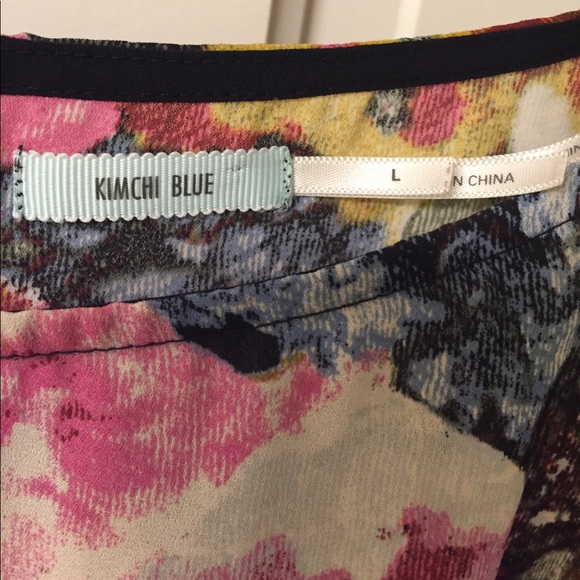 Floral Top - Picture 3 of 3