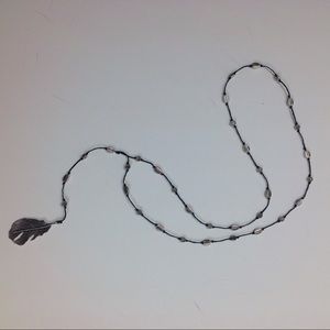 Feather lariat necklace NWOT